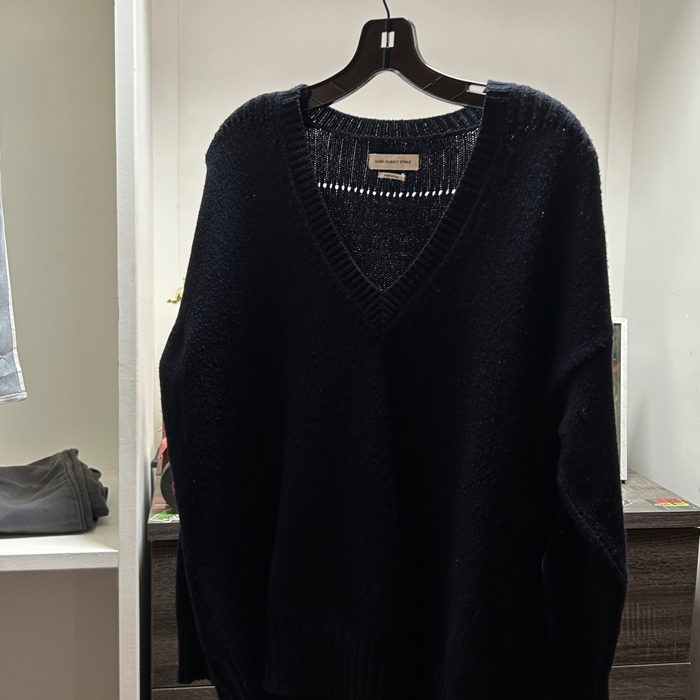 Isabel Marant Beautiful simple deep V wool and cashmere oversized sweater - Picture 6 of 11